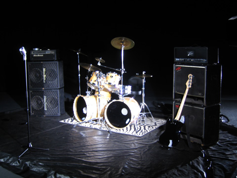 Er&auml;&auml;nlainen hifistelybackline. Kuva (C) Leivisk&auml; 2006